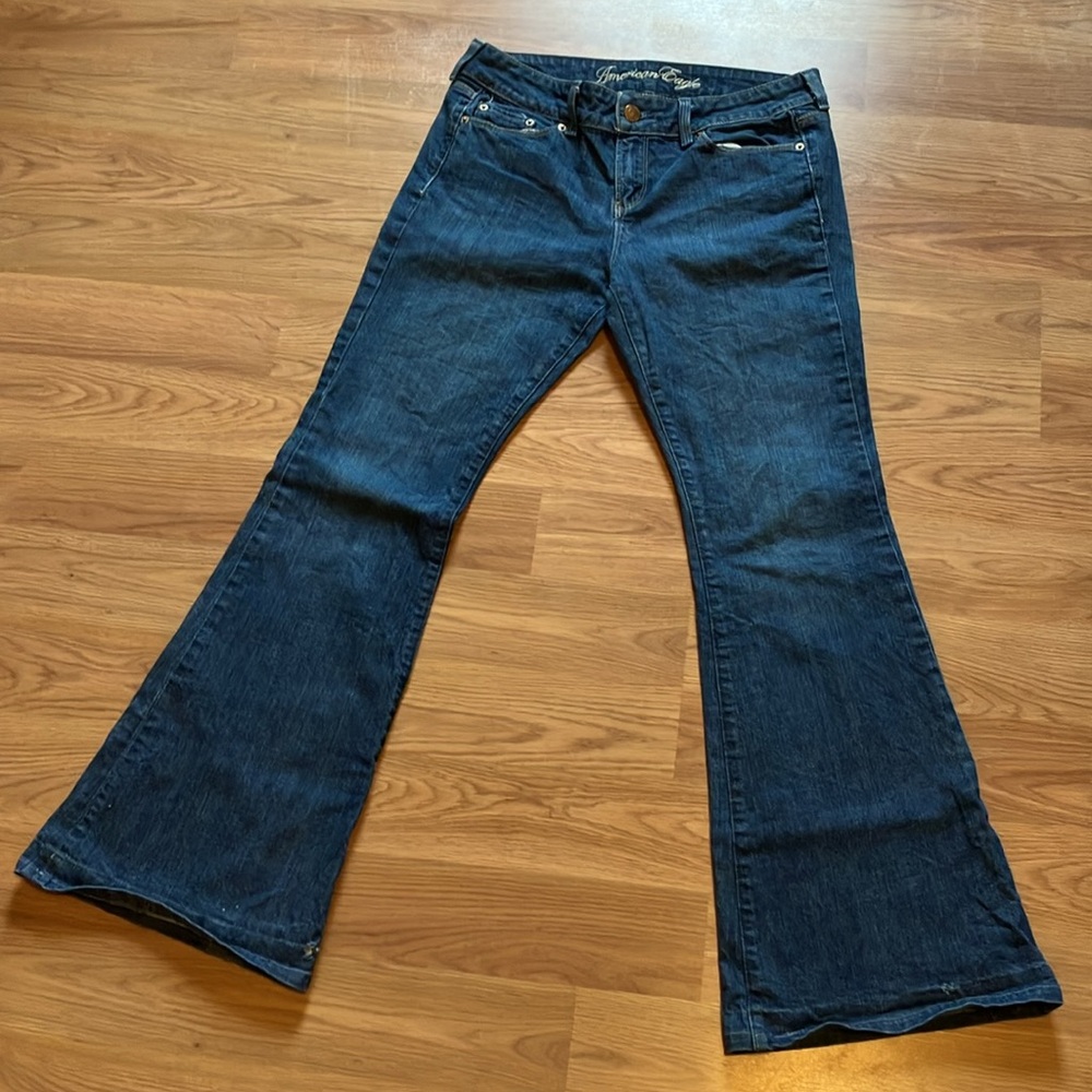 American Eagle Women’s Low Rise Bootcut Jean, Size 10 - Picture 5 of 8